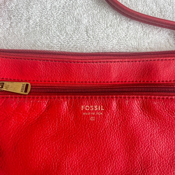 Vintage Fossil Crossbody Cherry red leather zip closure purse as is - Picture 3 of 15